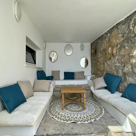 别墅 In L Estartit With Waterfront Views *